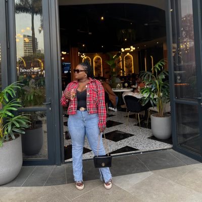 Snezy_Sibiya's profile picture. you cannot experience yourself as what you are until you've encountered what you are not. ♡ 🎓//🥂