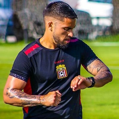 Jugador profesional de Fútbol ⚽
Actualmente en Curicó 🔴⚪