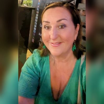 helengolding22's profile picture. Works at SBUHB. Family, Friends  and Rugby are my loves the OSPREYS are #MyTeam #Mybloodisblack