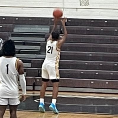 6’1 190 2-way student-Athlete🏀🏈 HCHS ‘23 Indy #jucoproduct