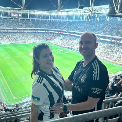 zgalpay's profile picture. karaya oturmuş geminin tayfasındayım kabaca, ruh halim ejderhaya kafa tutan bir atmaca.