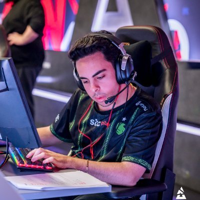 CS player for @TeamFalconsGG 
Business inquires: BOROS@prodigy-agency.gg