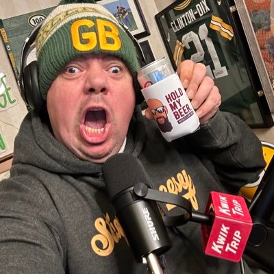 That cross eyed #Packers guy 🤪  Sponsored by @kwiktrip. Biz info@miseagency.com @miseagency