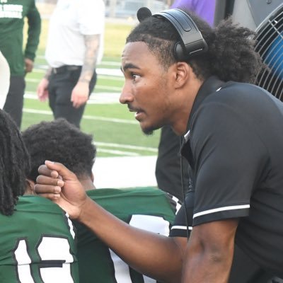 Lake Ridge High School Defensive Backs/Recruiting Coordinator & Track Coach . LRHS 2015 5A State Finalist . SNU Alum, M.A. 🎓 All Time Passes Defended Leader 🏈