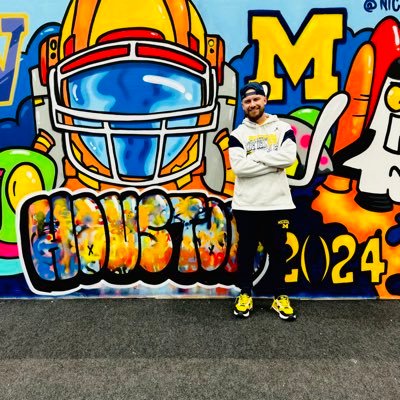 Writer & social media coordinator @maizenbrew https://t.co/YS2Kk4ARJp ✍️ Michigan clips & highlights 💻 Co-Host of the Big House Bleachers Podcast 🎙️ #GoBlue 〽️