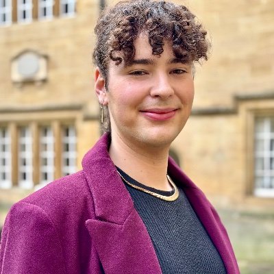 Doctoral candidate @Politics_Oxford @LincolnAlumni | President-elect @oxfordstudents | Studying the causes and consequences of violence and nonviolence