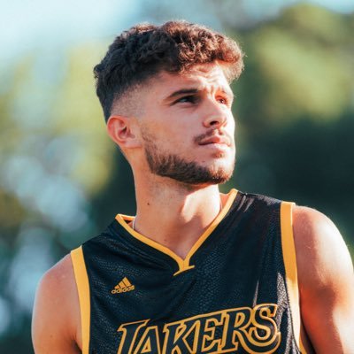 🇪🇸 | Professional Footballer @SpokaneVelocity | @FIUMensSoccer Alum | 🎓 BS & Master’s in Computer Science