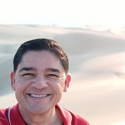 juanarenav's profile picture. Amante del cine, el teatro y la dolce vita. Viajo diario, en físico o a través de los sueños. Enseño para aprender, creo para gozar, sueño para vivir.