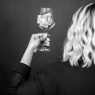 Oenophile + Black capsule wardrobe curator exploring simplicity, rooted in the arts Preorder ‘Wedlope’ ebook at the link below.❥