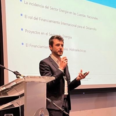 Lic. RRII y docente USAL | Maestrando UTDT | Especialista en financiamiento internacional para el Desarrollo | Papá de Lolo | hincha de River