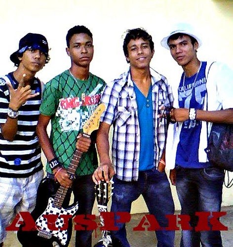 Em brave CD Sempre Sonhei com a produção de @henriqueblenner  #MarcusSilva Pela gravadora Plenitude Music

TWITTER OFICIAL ANTIGO FOI HACKEADO