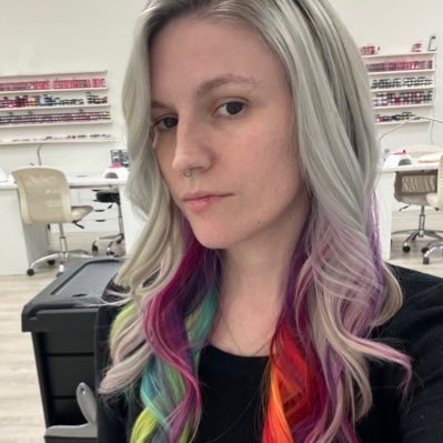 Smol | Licensed Cosmetologist | Sometimes Streamer | Former ZOS | Mermaid | ESTP | I mostly just word vomit here