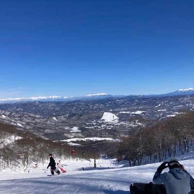 2023より12年前に齧ったスノーボード🏂⛄️本格始動。色々あってSNSはしておりませんでしたがスノボ🏂関連の情報収集、現地ゲレンデの方との交流、一緒に滑ってくれる方探し等の為にTwitter🐦利用してます。2023-2024は奥美濃に限らず福井、新潟、長野にも遠征計画中。皆さんお手柔らかにお願い🤲します。