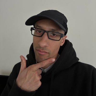 📸 los angeles — montrèal 🇨🇦
👨💻 tech • cloud • cybersecurity 👾
🔺rtist, print lover, trance+bgm+ost 💿
