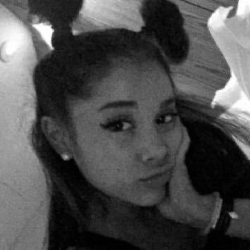 Ari is my everything 💗 happy Madison movies 🔛🔝THEO VONS WIFE tattooed heart (Ariana’s version)