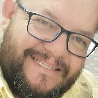 Padre, sencillo, mente abierta, ecléctico en gustos,