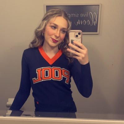 KayleighL_08's profile picture. John 3:16 ✝️
LHS 26 🎓
Varsity Cheer🧡💙🤍