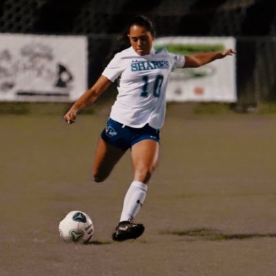 GabriellaC7934's profile picture. Class of 2024 | DHS Soccer Captain | Central Defensive Midfielder ⚽️