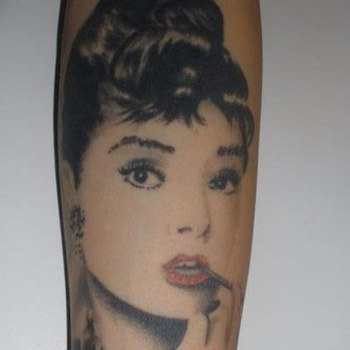 lisalouwho7's profile picture. lotus flower