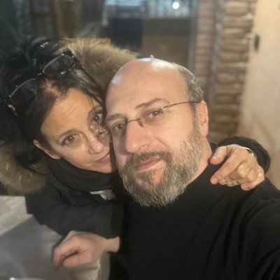 AngeliniElio's profile picture. vivi come se dovessi morire domani e pensa come se non dovessi morire mai