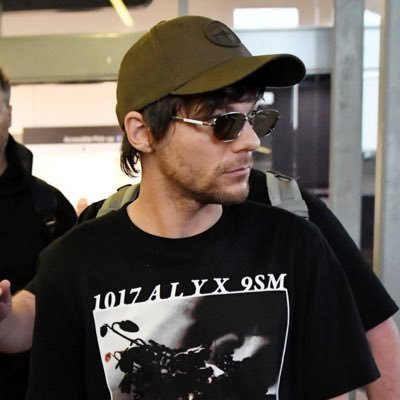29 || they/she || marketing student || 07.16.22 🖤 #LOUIS: Exactly. The Philippines knows how it is #LOUIS: I need you and you need me, and I fucking love that!