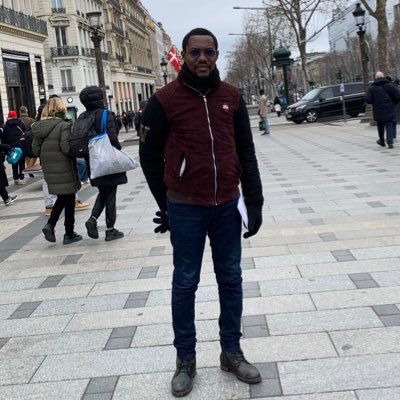 ntjoel_19's profile picture. “L’autre jours au fond d’un vallon Un serpent piqua Jean Fréron, Que pensez-vous qu’il arriva? Ce fut le serpent qui creva.”