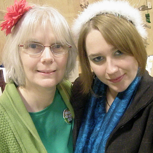 Mom and Daughter glass artisans