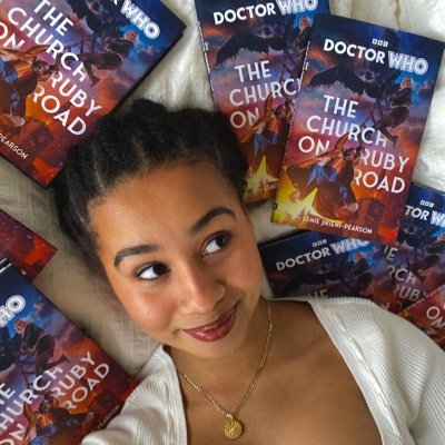 Youtube: EsmieTheAuthor
Sunday Times Bestselling author of THE PRINCIPLE OF MOMENTS✨
also writes books for @bbcdoctorwho
Agent: Catherine Cho @paperliterary