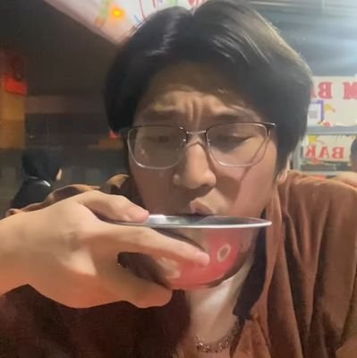 nadhilahiin's profile picture. fiki addiction