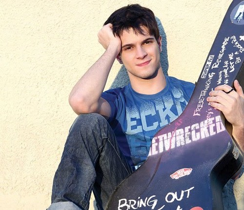Since:07/01/2012 / donas: @_BrunaTarossi e @_JoanaSilvaa /  @federicodevito segue aqui lindo?