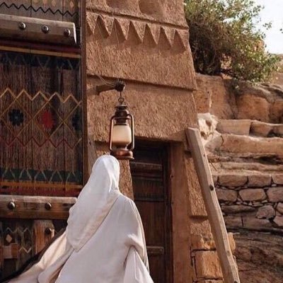 كثيفة ، يُمكنها أن تنهمر بغزارة ثم تُغادر كاملة.