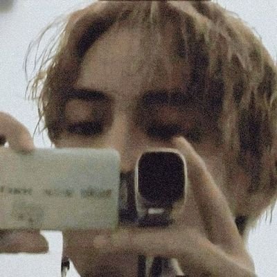 viendo bob esponja, mientras escucho a bangtan y hago manualidades.
taekook ✨
°`☆ taehyung; @nevaeh742 ☆`° (she/ella)