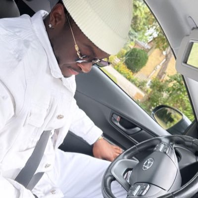 PoteBillionaire's profile picture. 🌐|𝕿𝖊𝖈𝖍 👨🏽‍💻  ₿