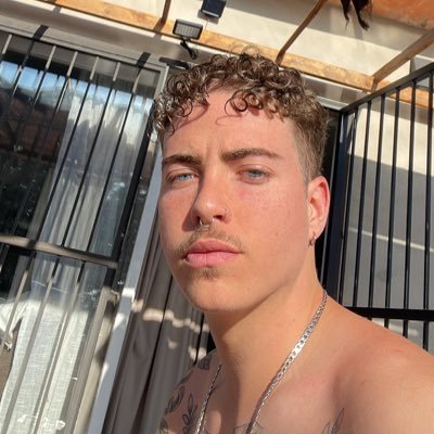 _coronito's profile picture. 