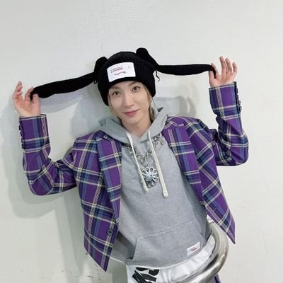 jakyvargas777's profile picture. La amistad un sentimiento compartido por muchos pero valorado por pocos.
      
                     Leeteuk- Angels - Super Junior LSS