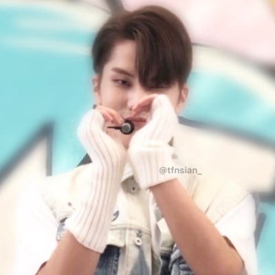 tfnsian_'s profile picture. 💜 #시안 💜