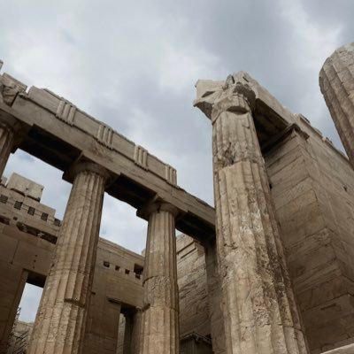 EmilioCortess's profile picture. vv