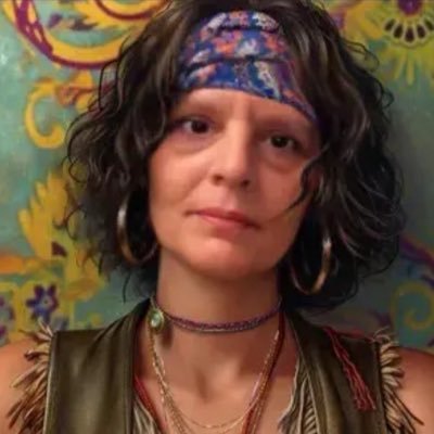 sk8ervarga's profile picture. 100% Magyar!! Szabó voltam  Varga lettem 🇭🇺♥️🤍💚🇭🇺  #TheOriginalEvilie #OUATroleplayer #fuckcancer