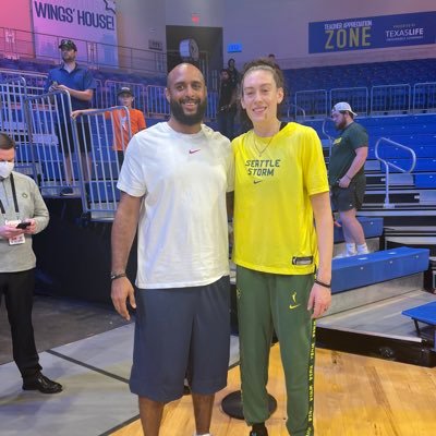 FORMER COLLEGE HOOPER, Founder of Locked N Elite Basketball, HC of 17U Girls @teamallegiance 16U Boys Locked N. Ig: Locked_N_
