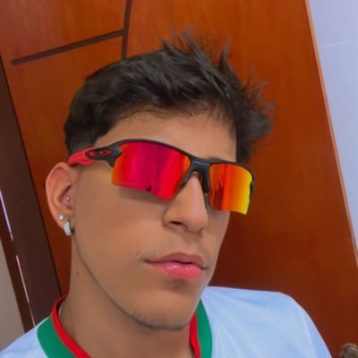 Ja que ta aqui me segue la no Instagram @ viniicruzx
