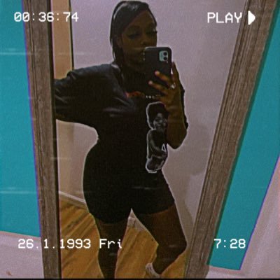 siimplysidnae's profile picture. 