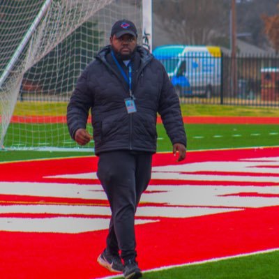 Mansfield Timberview HS O-line coach, shaping champions on/off the field. Committed to faith, family, and football. 🏈🙏🏾 #CoachLife #Educator
