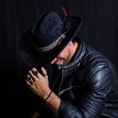Twitter Oficial de Héctor Silva. @lavozmexico 6 Cantante, Actor, Contacto: hectorsilvamusic@gmail.com https://t.co/qnXJIyYSIT