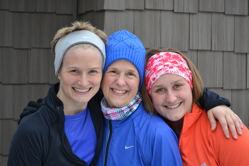two sisters and their mother go running and tweet about it.