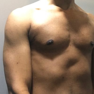 32y/o boy from Panama City that discovered he has a big peehole and now play with it .