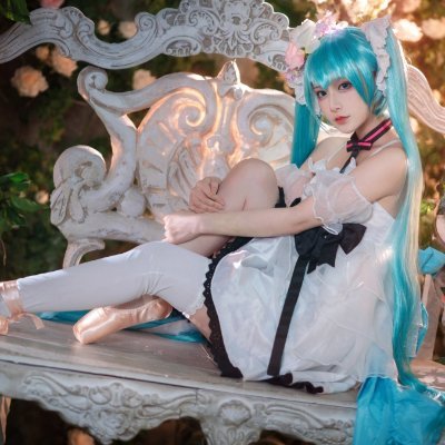 paco_aquino71's profile picture. Thirty years east, thirty years west