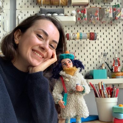 Makes collectible dolls & stopmotion animation puppets. Founder of People of Clay. Visit my Etsy Shop & check out my videos on Patreon / https://t.co/6QMzePsW4h