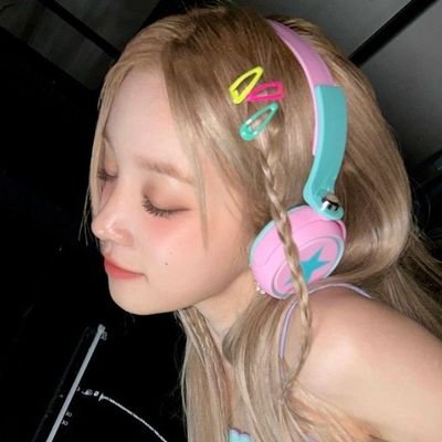 melyoong7's profile picture. Staneo 혼자서 7 명의 아름다운 한국인에게🤭💕 Yoongi is the love of my life 🤧❤️ ~ONLY ARMY~