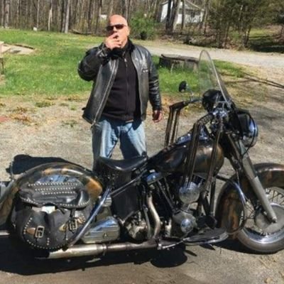 Artist, Musician,Craftsman.
Worked in advertising NYC forever. 
illustration print,Special Effects tv, Photo Retouching.
building and restoring cars & bikes