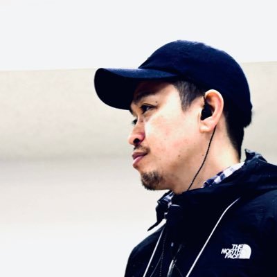 佐藤奨(ツトム)𝗖𝗿𝗲𝗮𝘁𝗶𝘃𝗲 𝗗𝗶𝗿𝗲𝗰𝘁𝗼𝗿 & 𝗣𝗿𝗼𝗱𝘂𝗰𝗲𝗿 / テーマパークのエリア開発からアトラクション、ショー、イベント、映像、グラフィックに至るまで、あらゆる体験を“物語性のある空間”としてプロデュースする企画会社を経営しています。#空飛ぶチャリ